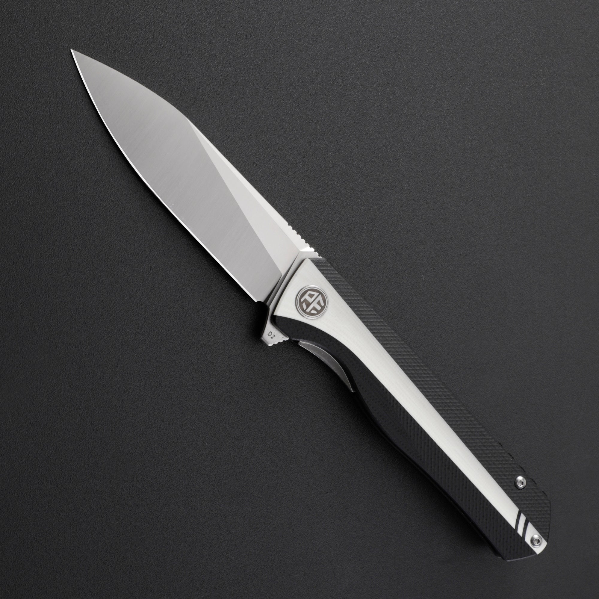 PF818 D2 steel flipper folding knive G10 handle